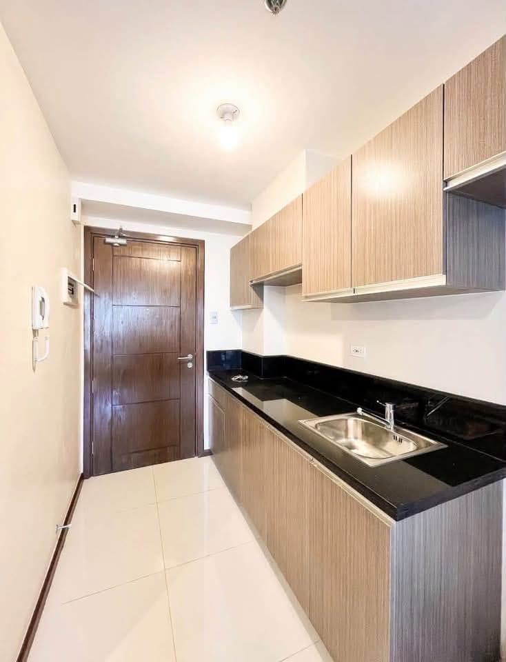 FOR LEASE: Semi-furnished Studio in Galleria Residences Cebu - photo 1