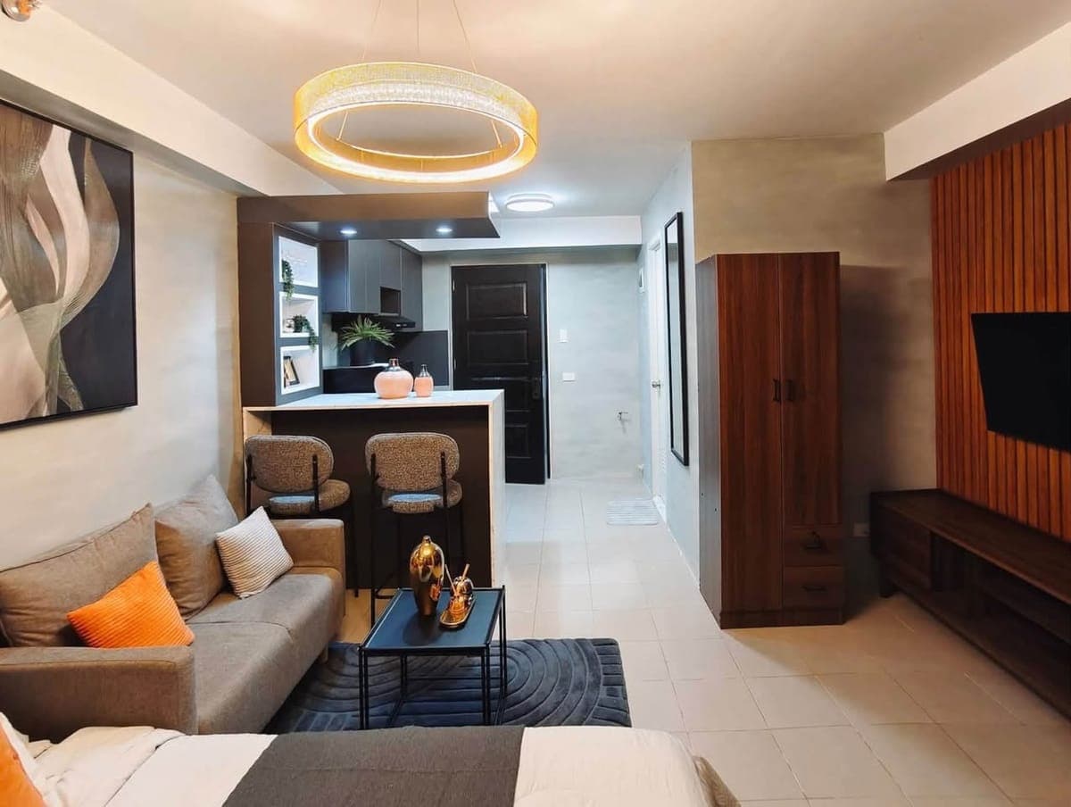 STILL AVAILABLE — NOW ONLY ₱20,000/MONTH! - photo 1