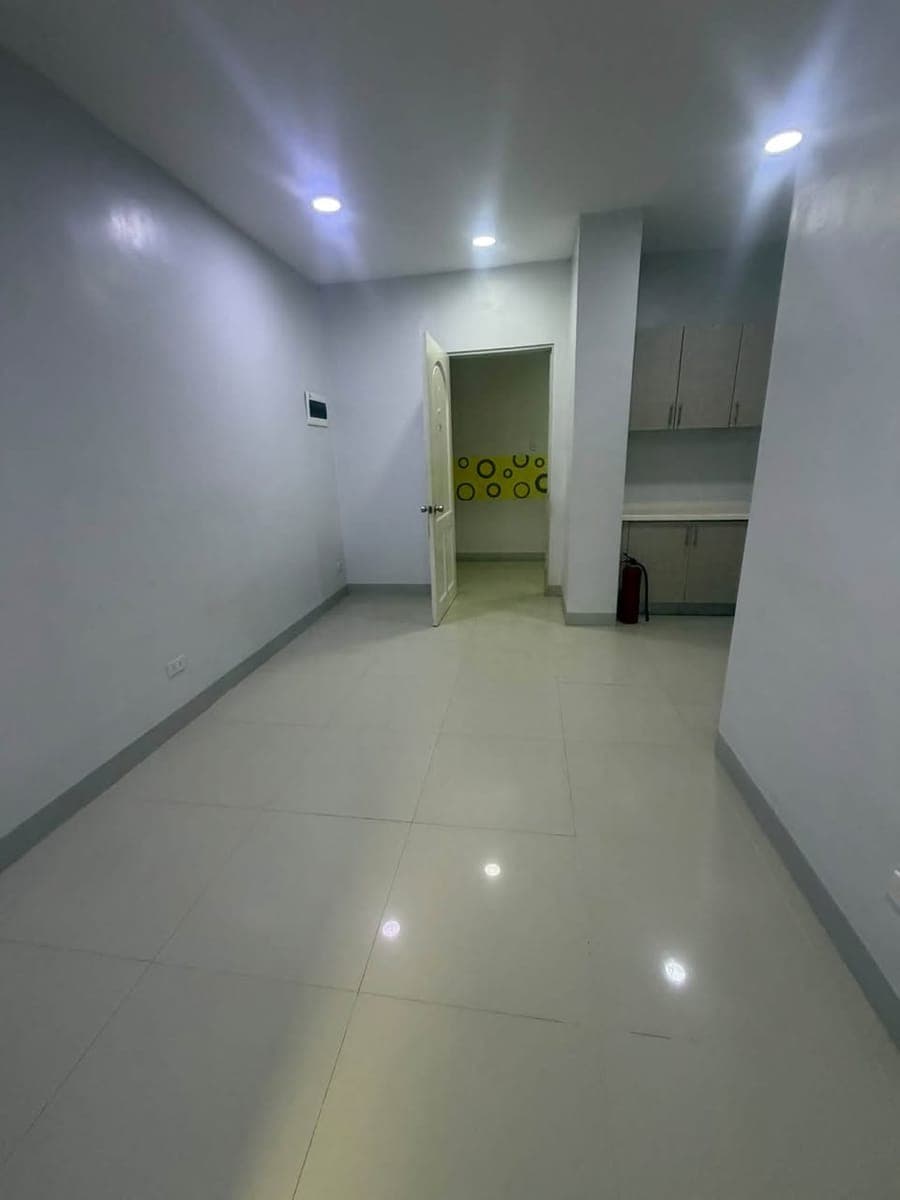 Apartment for Rent Banilad Cebu City - photo 1