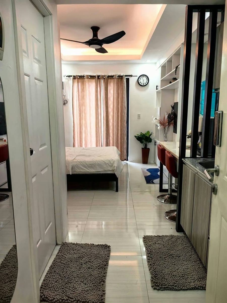 Who's looking for a condo unit? I've got one available! - photo 1