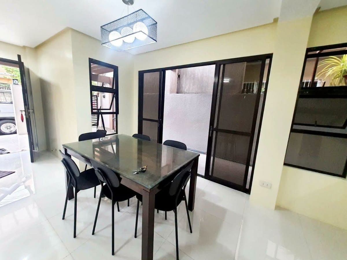 ๐ก NEWLY RENOVATED 4-BEDROOM HOUSE FOR RENT - photo 1