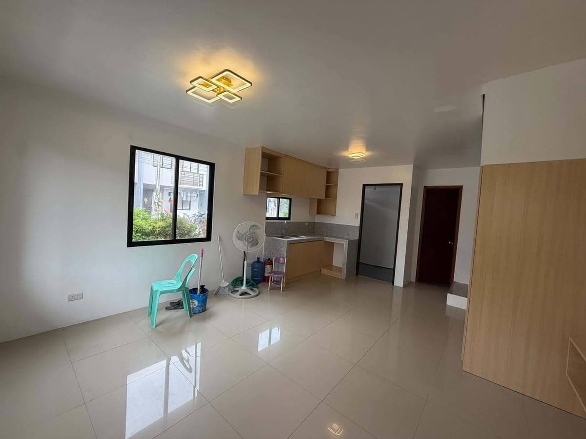 House and lot in Labangon for rent @35k/month - photo 1