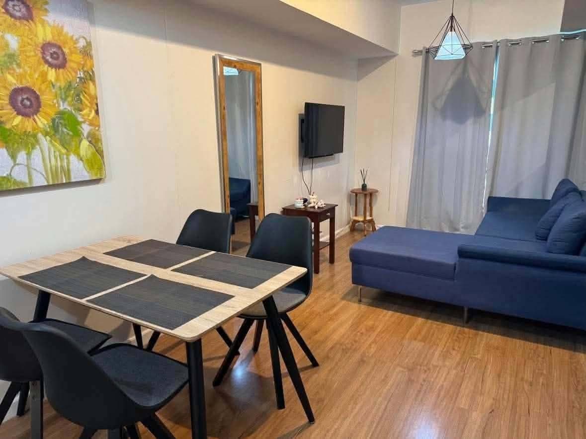 👉For Rent 2 Bedroom in Solinea Tower 1 accross Ayala Mall for long term rent only - photo 1
