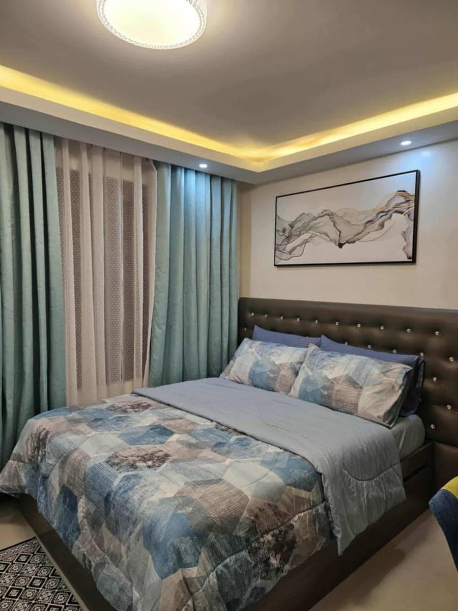 For rent โโGalleria Residences Tower 1 studio unit (25 square meters floor area) located in Robinson... - photo 1