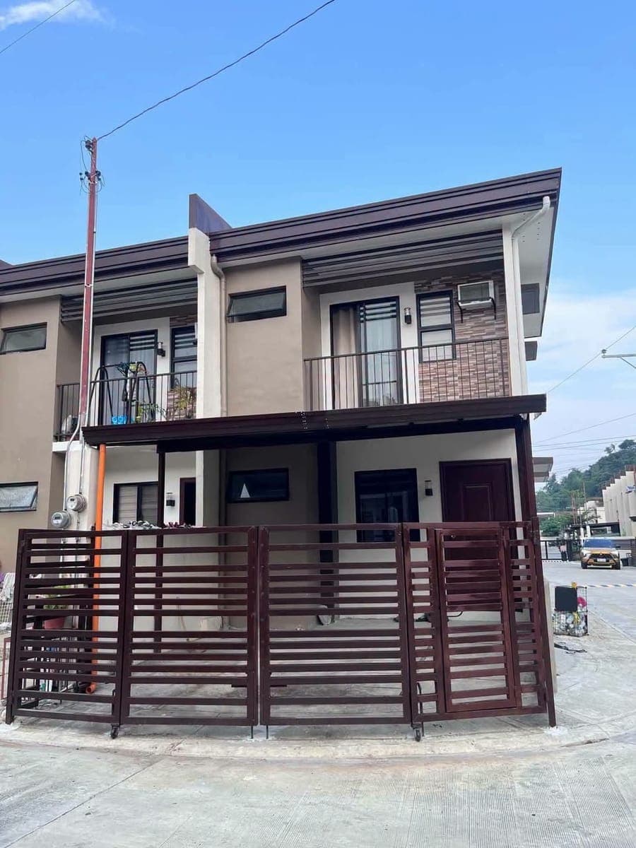 FOR RENT โ Fully Furnished 2-Storey Townhouse โจ - photo 1