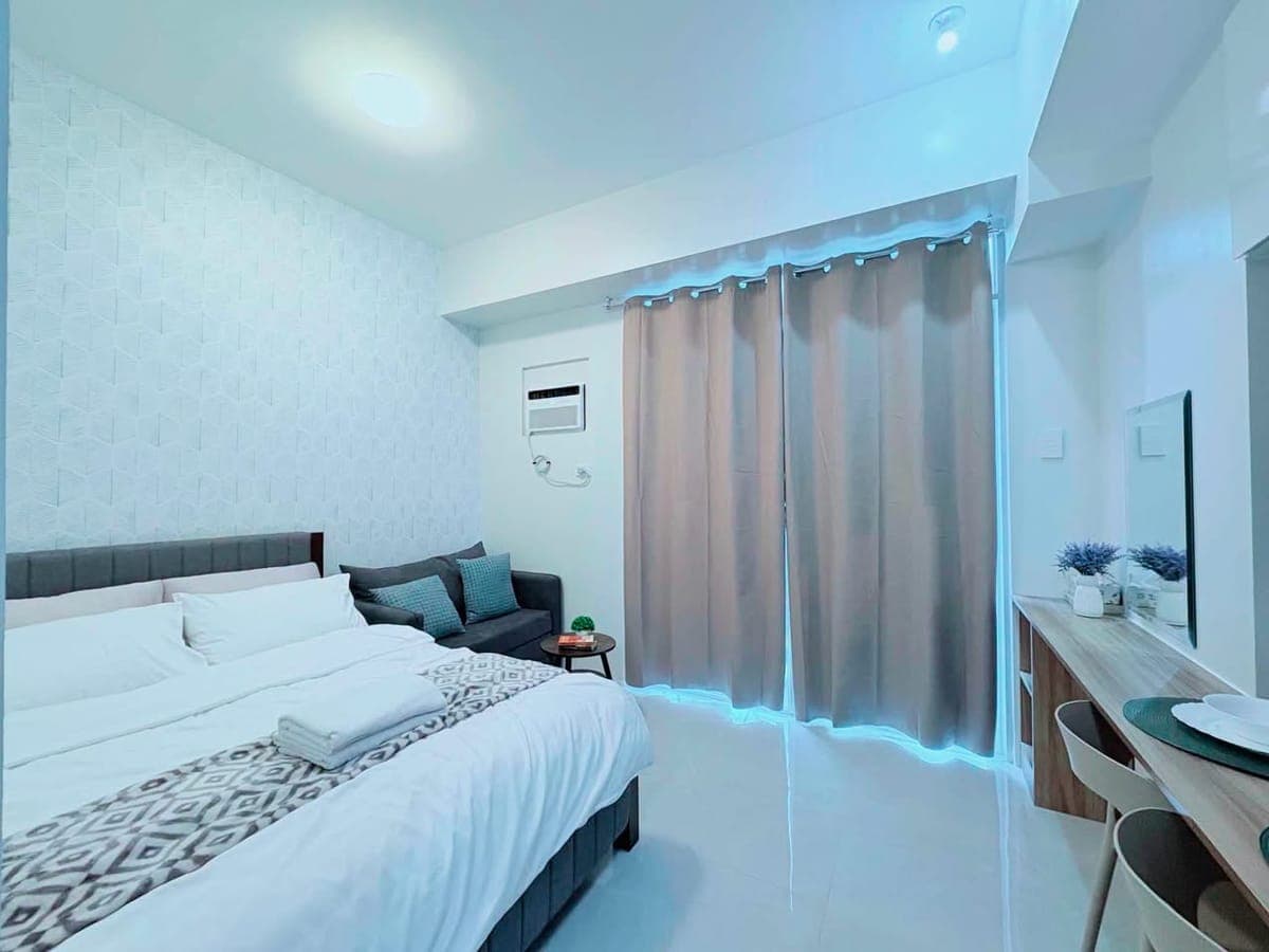 STUDIO Unit in Mivela, Cebu City (W/ BALCONY & INTERNET) - photo 1