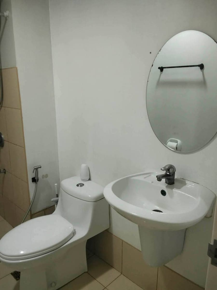 🏢 FOR RENT – 1-BEDROOM CONDO UNIT - photo 1
