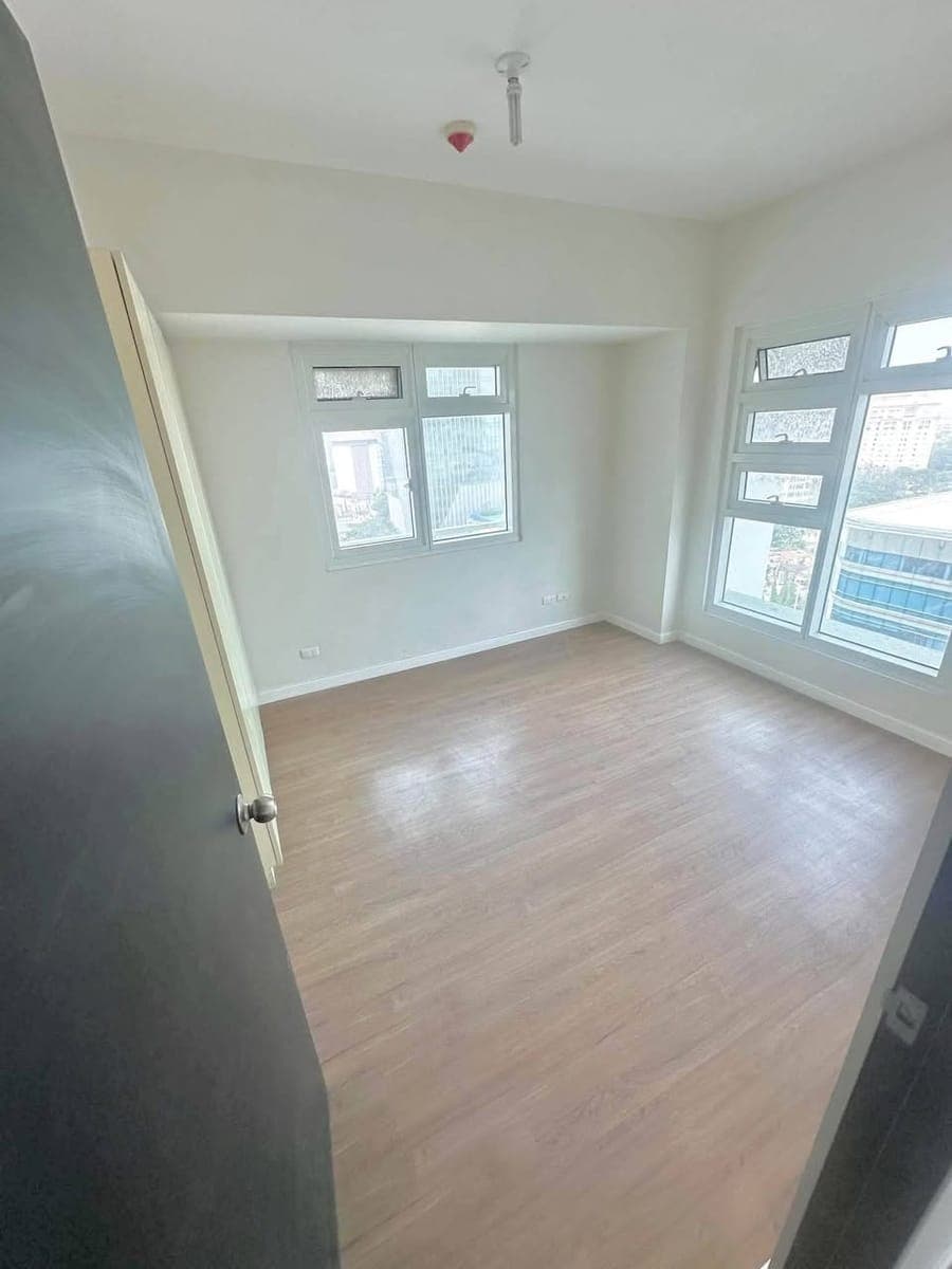 RARE RENTAL FIND IN SOLINEA TOWER 1! π₯ - photo 1