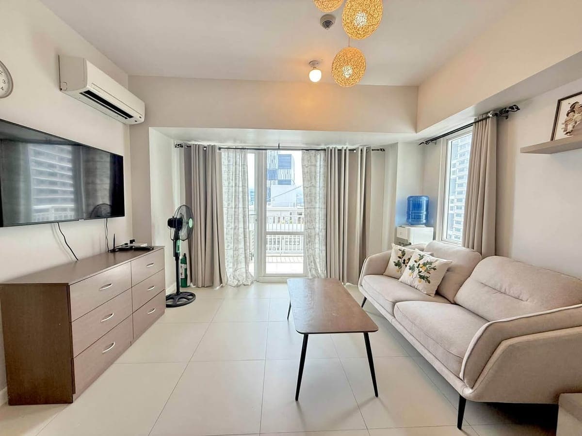 2 BR with Balcony at Solinea Tower 2 - photo 1
