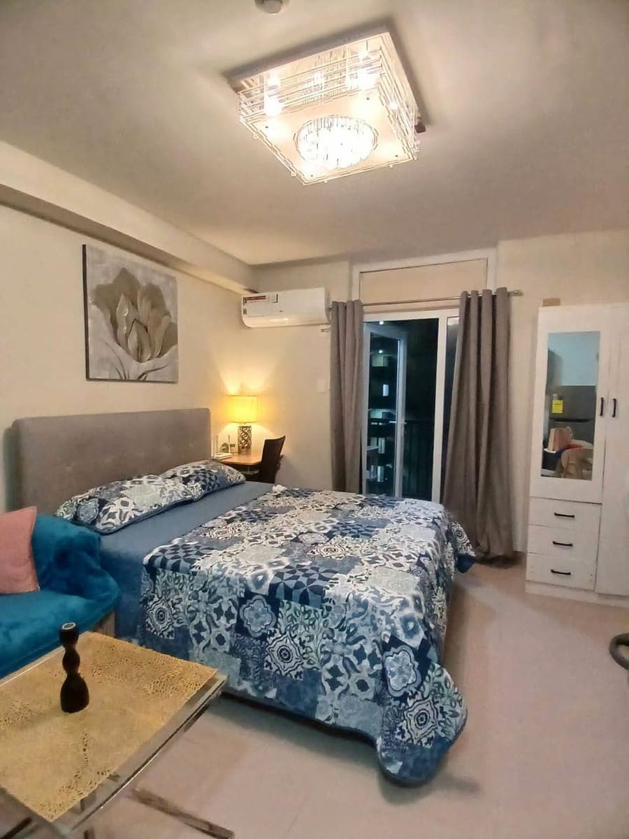 READY TO MOVE IN UNIT - photo 1