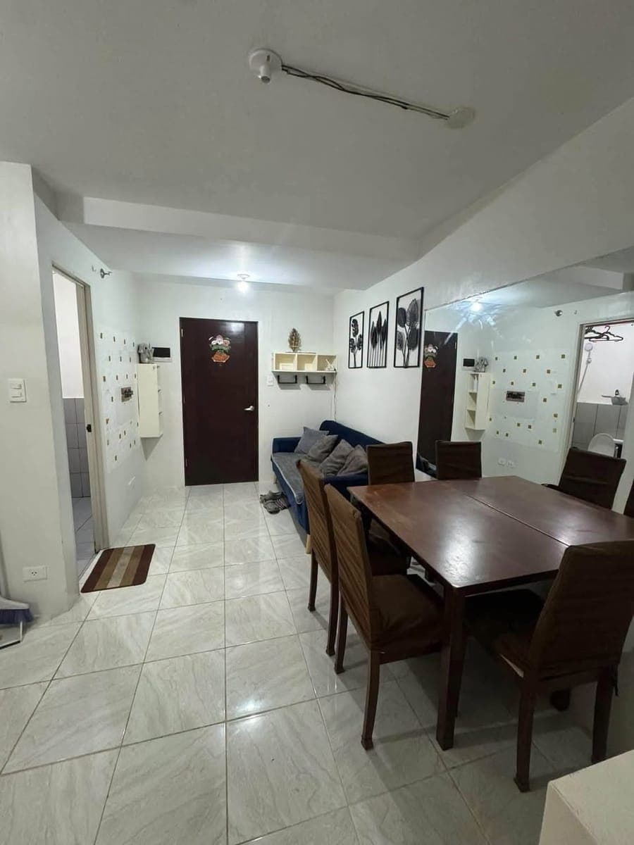 Looking for a condo, move-in-ready, home in prime location? - photo 1