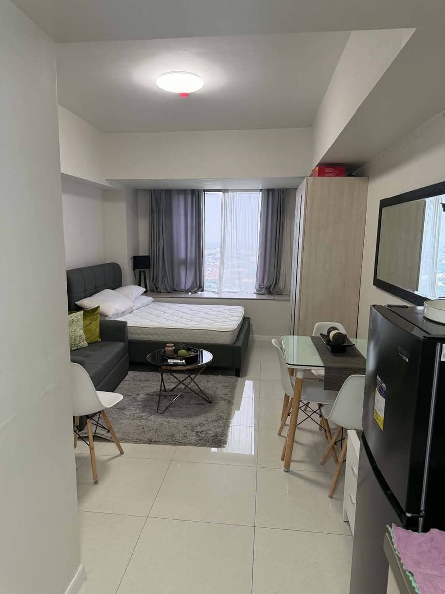 # **FOR RENT | MANDANI BAY SUITES, MANDAUE CITY** ๐๏ธ - photo 1