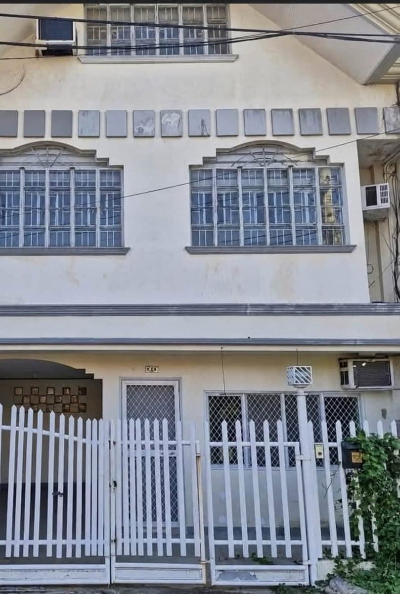 π‘ TOWNHOUSE FOR RENT | HERNAN CORTEZ, MANDAUE CITY - photo 1