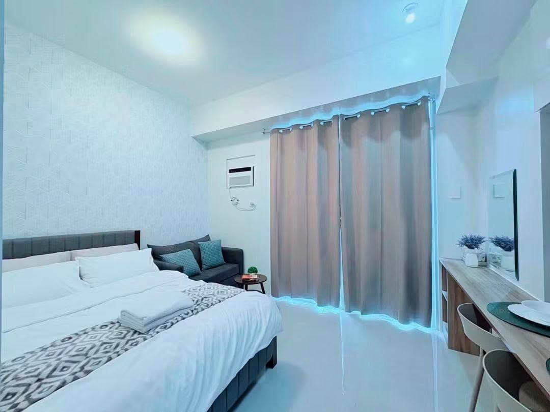 STUDIO Unit in Mivela, Cebu City (W/ BALCONY & INTERNET) - photo 1