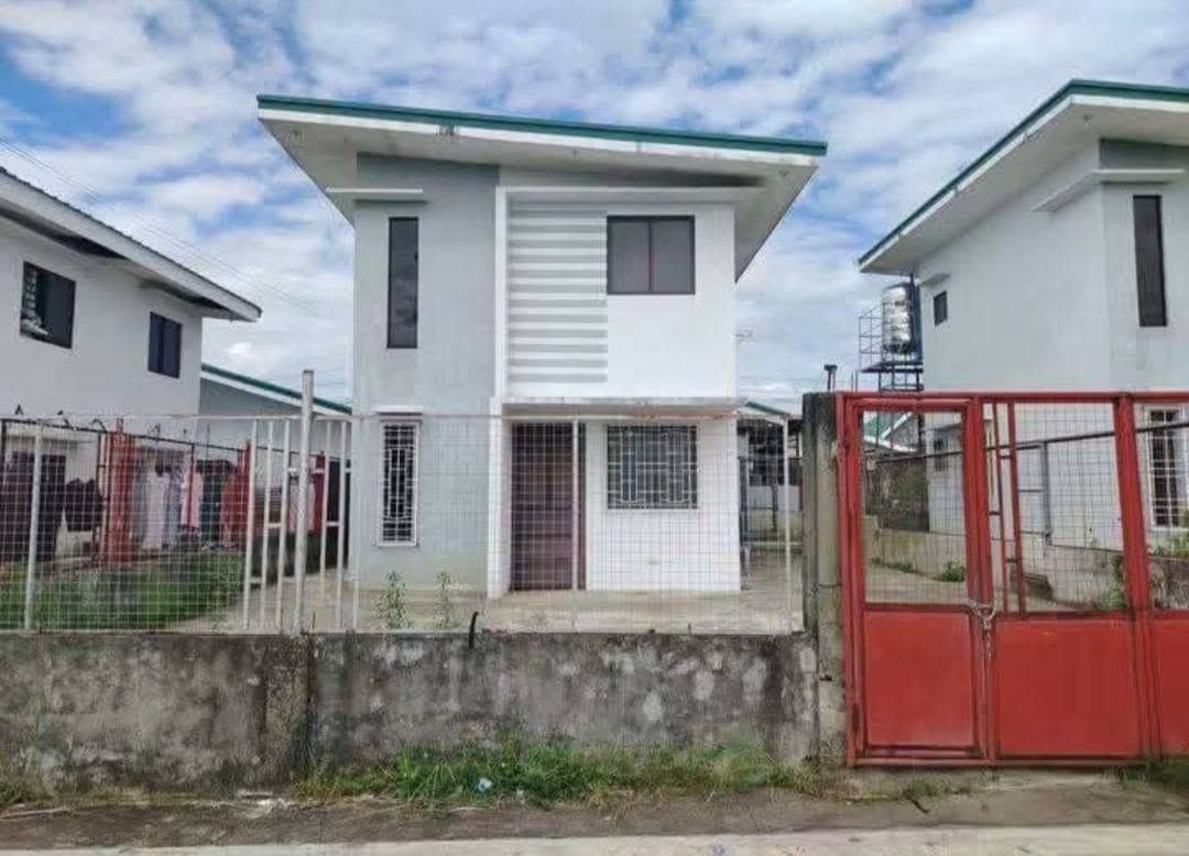 BACOLOD CITY FOR RENT! Unfurnished - photo 1