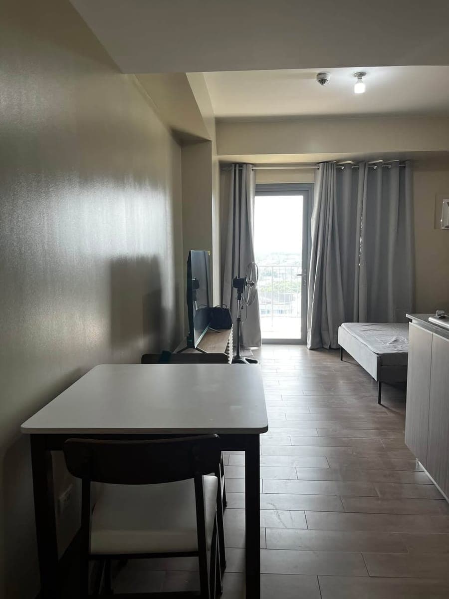 FOR RENT: One Manhattan Studio Condo - photo 1
