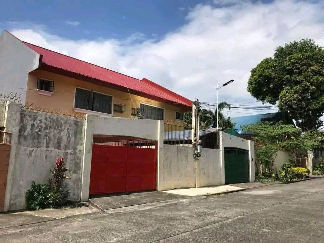 2 STOREY HOUSE FOR RENT NEAR MEGAWORLD - photo 1