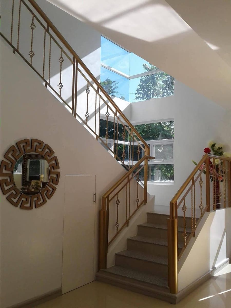 This House is for Rent/Sale Spacious House & Lot - photo 1
