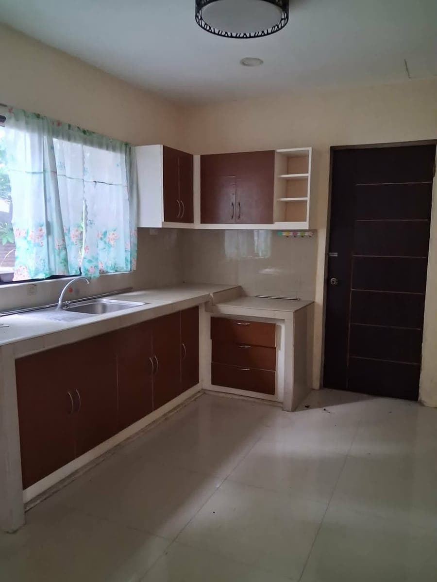 House for rent at alijis - photo 1