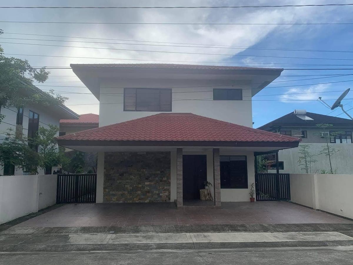 20 mla loop st, asyana, ayala. 2 storey, La 200+sqm, fa 250+sqm. Both 4br wid tb, maid & driver quar... - photo 1