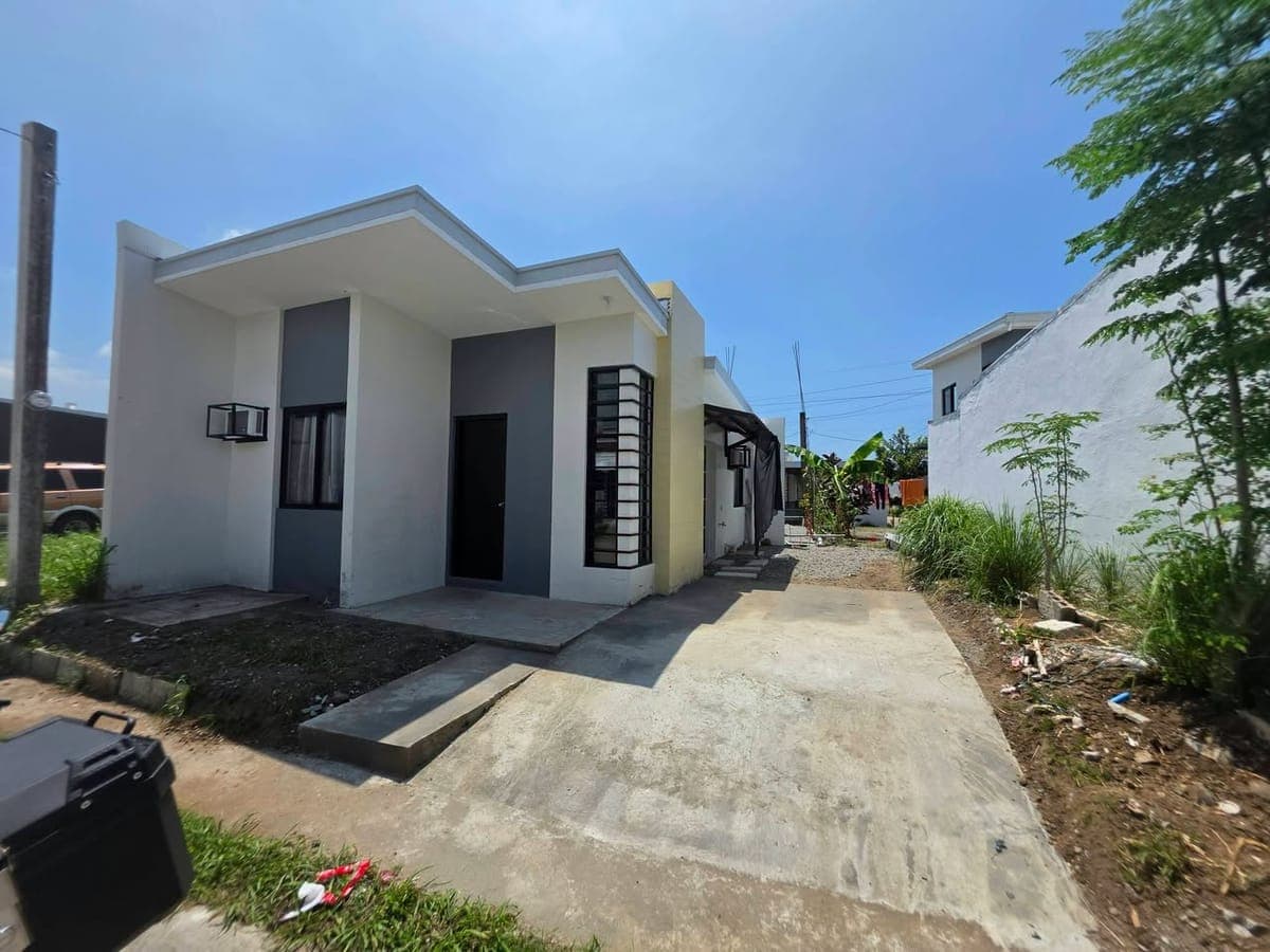 HOUSE FOR RENT!! Amaia Scapes North Point talisay city. - photo 1