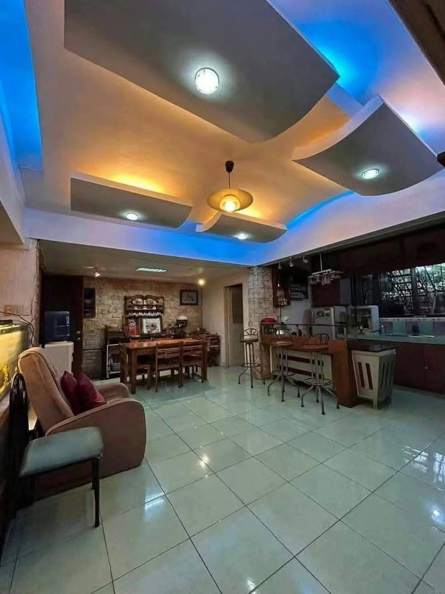 HOUSE FOR RENT - photo 1