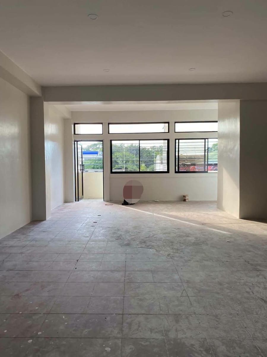 SPACE FOR LEASE - photo 1