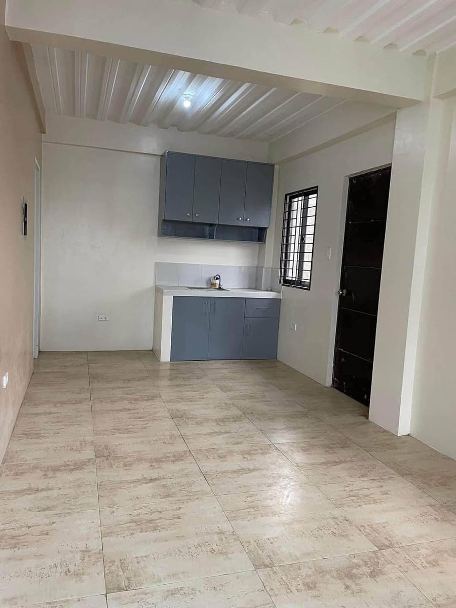 Two Storey House for Long term Rent in Fortune Towne Subdivision, Barangay Estefania Bacolod City, N... - photo 1