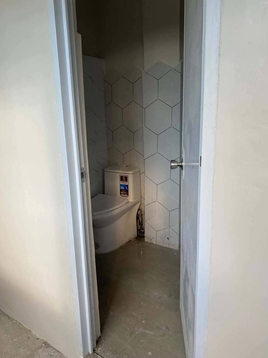 SPACE FOR LEASE - photo 1