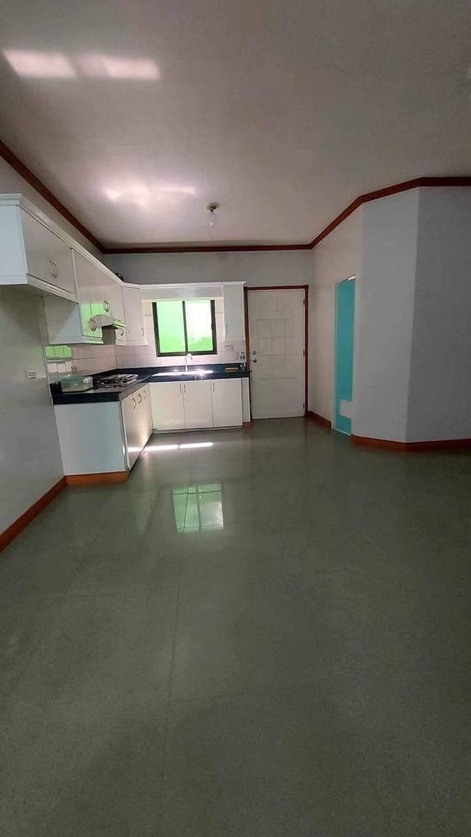 House for rent in las pinas city - photo 1