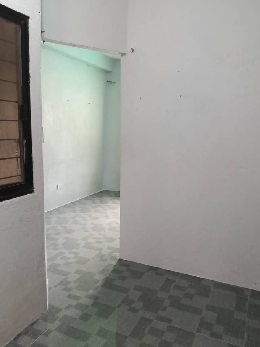 ROOM FOR RENT: - photo 1