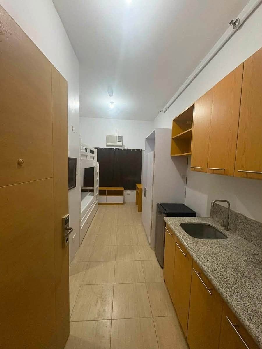 📍Semi-furnished Studio Condo unit for rent Located at Studio City, West Parc Road, Filinvest City,... - photo 1