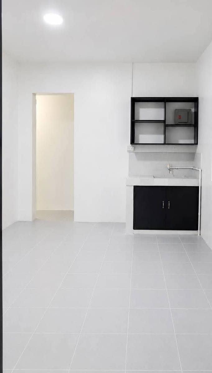 1BR Apartment For Rent - photo 1
