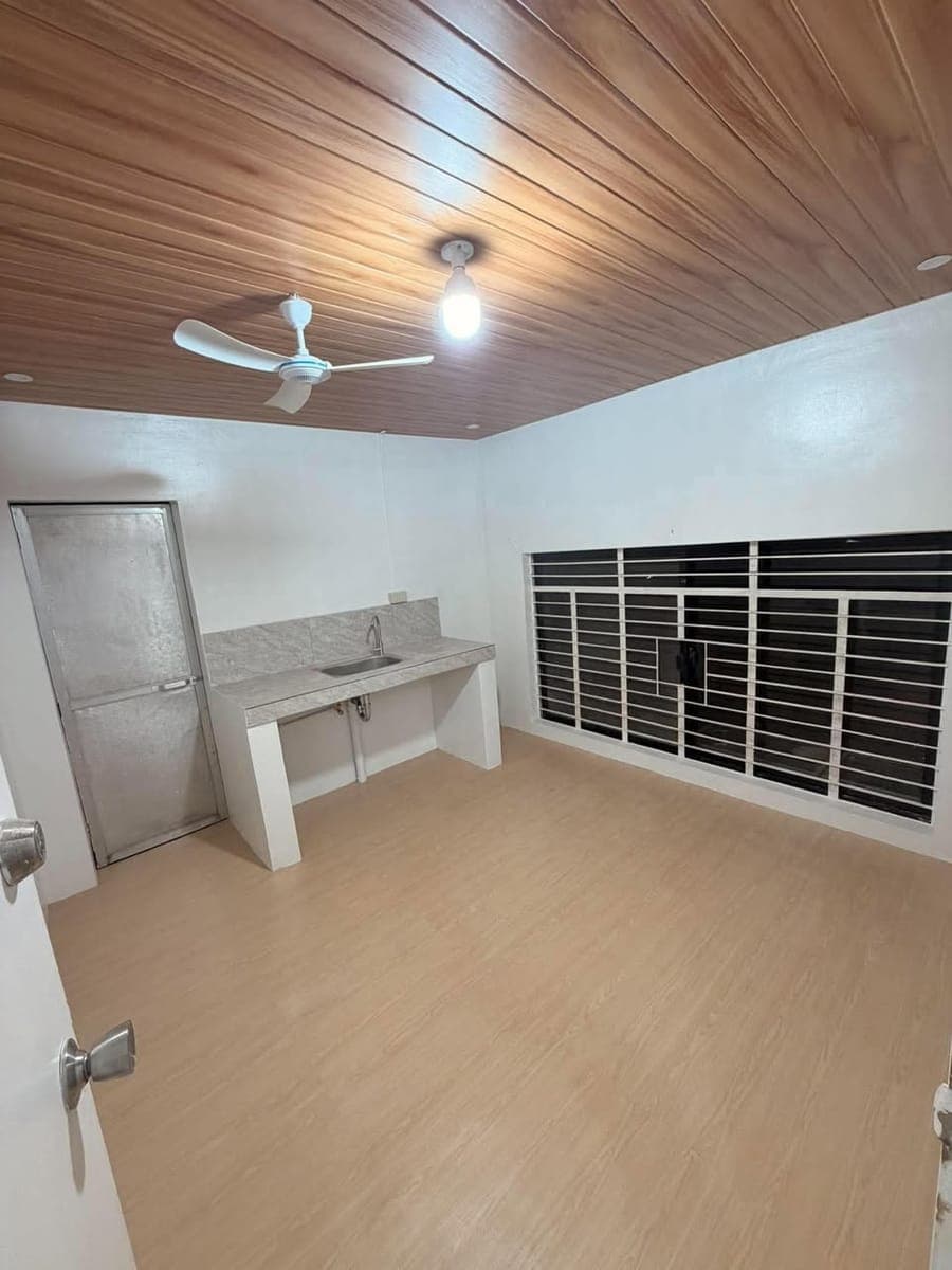 STUDIO ROOM FOR RENT! Lahat ng hanap mo Check! Looking for a clean, cozy, and convenient room in Las... - photo 1