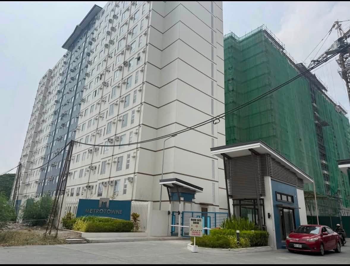 Condo for rent - photo 1
