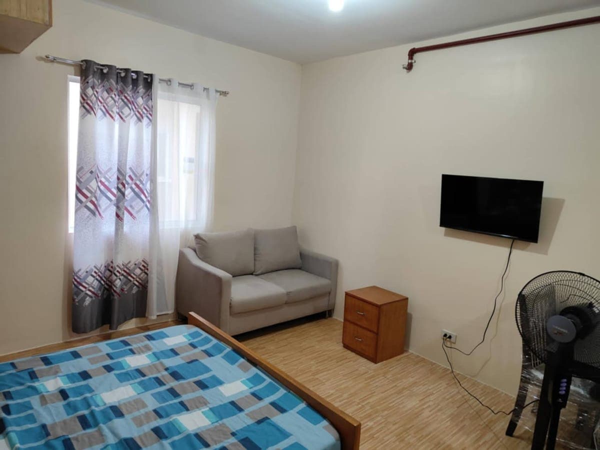 Coho Hermosa pulang lupa uno las piñas.studio type condo unit.15k monthly payment. - photo 1