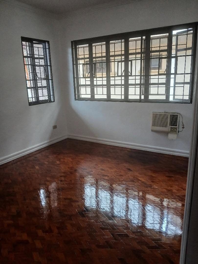 Tri-Level House for Rent in Tahanan Village Paranaque City P80,000.00 per month - photo 1