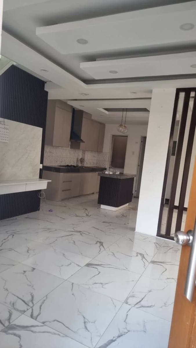 🏡FOR Rent : Modern House inside BFRV Las Pinas - photo 1