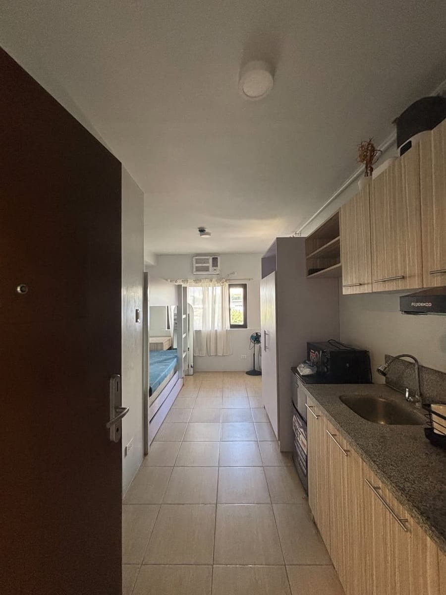 📍Semi-furnished Studio Condo unit for rent Located at Studio City, West Parc Road, Filinvest City,... - photo 1