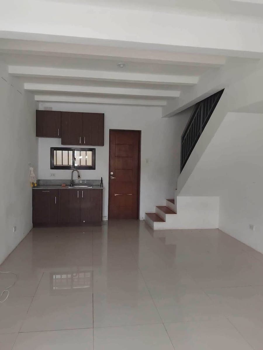 Town House for rent - photo 1