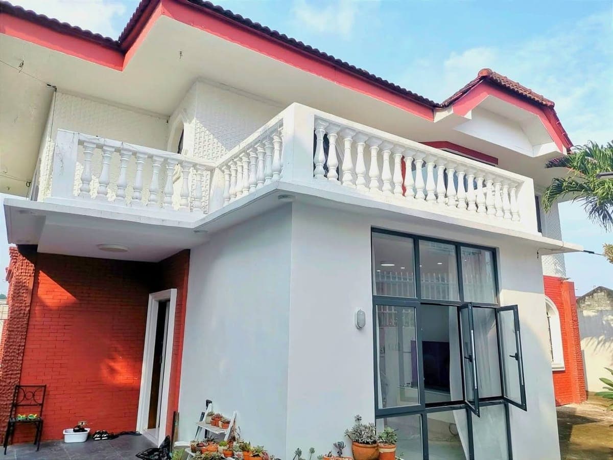 FOR RENT! 6 BR House at Royale Estates Las Pinas - photo 1