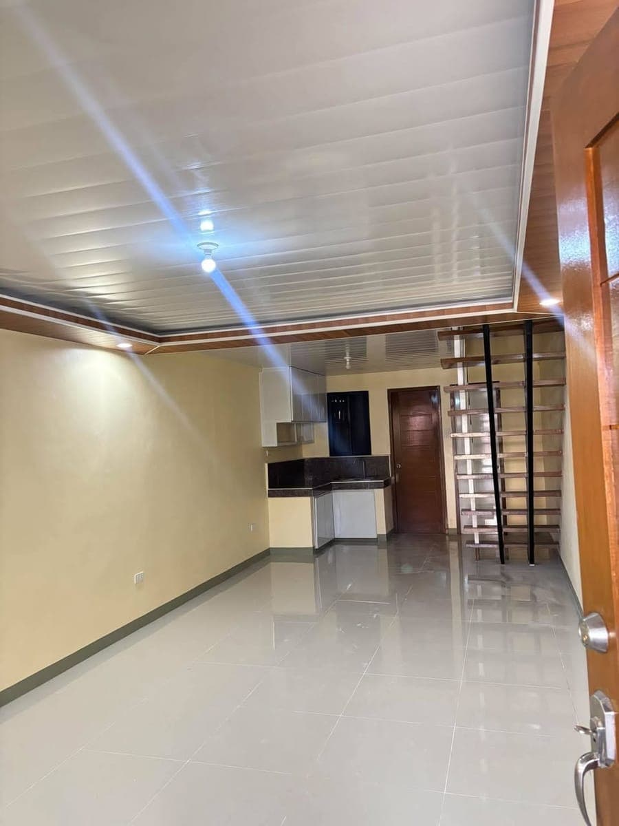 PTPA- House for Rent Vergonville walking distance to National Highschool and St Machael Chapel Las Pinas - photo 1