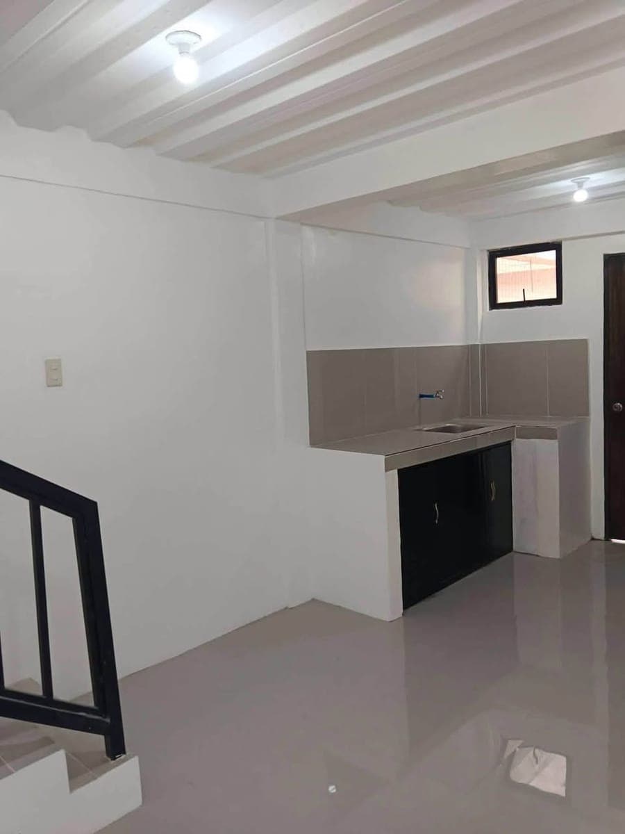 HOUSE FOR RENT - CASIMIRO - photo 1