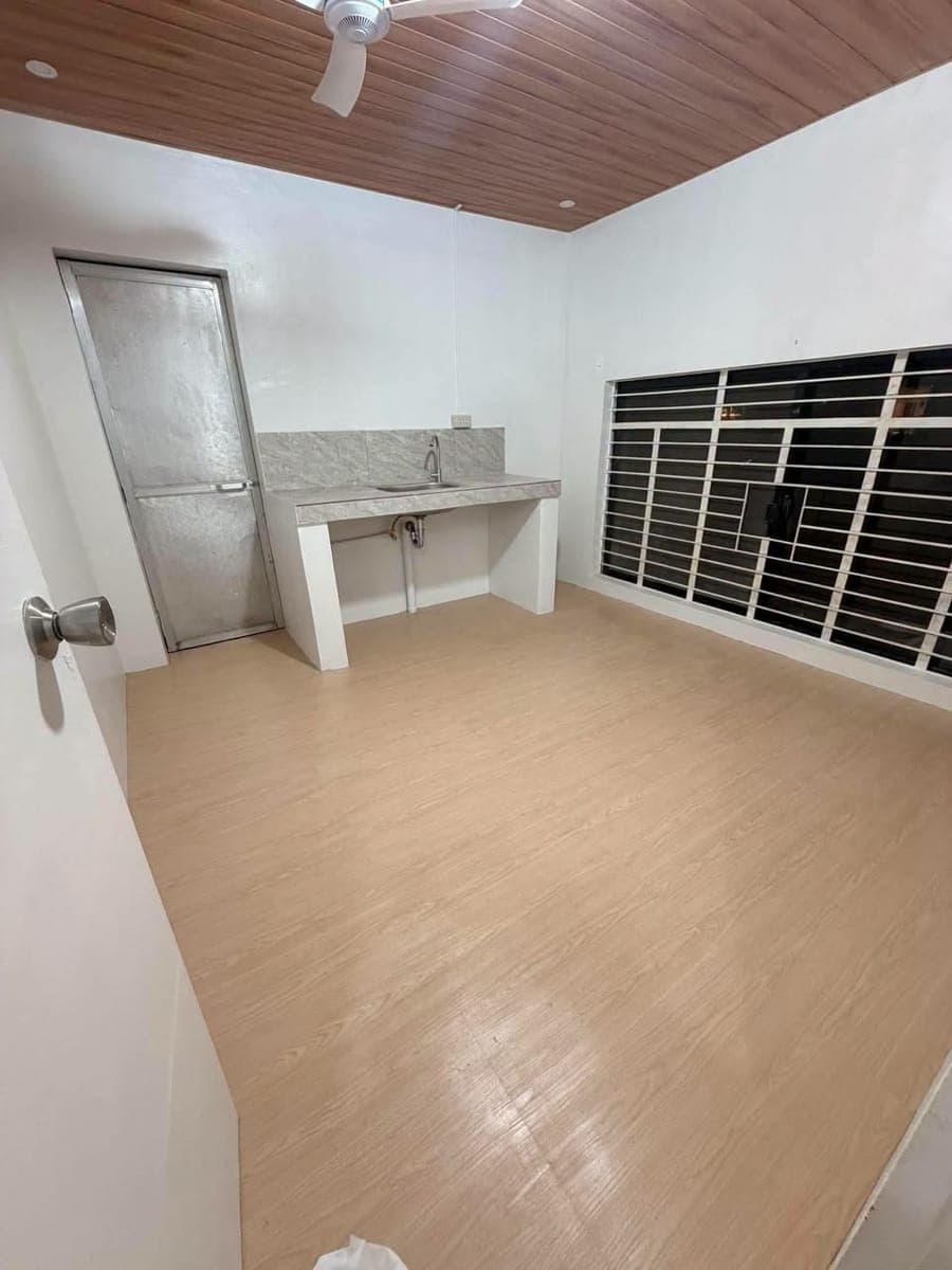 ROOM FOR RENT - photo 1