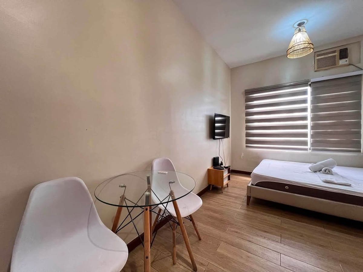 FOR LEASE | Paseo Verde Las Piรฑas - photo 1