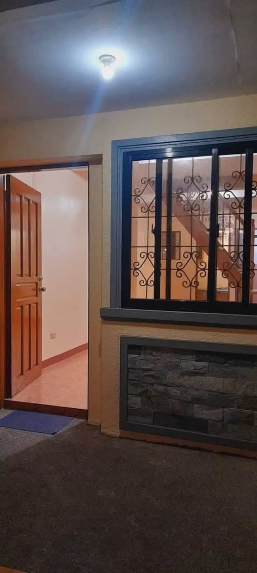 🏠 House for Rent - photo 1