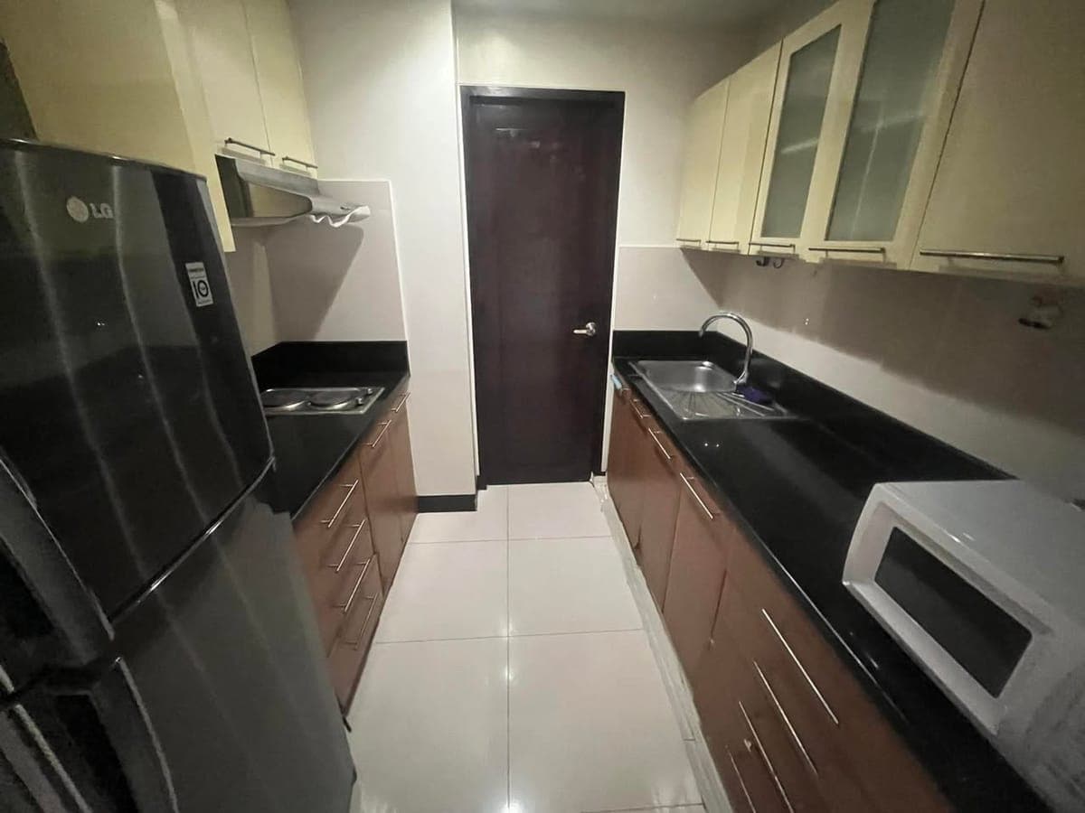🏢 FOR LEASE | ONE CENTRAL – MAKATI - photo 1