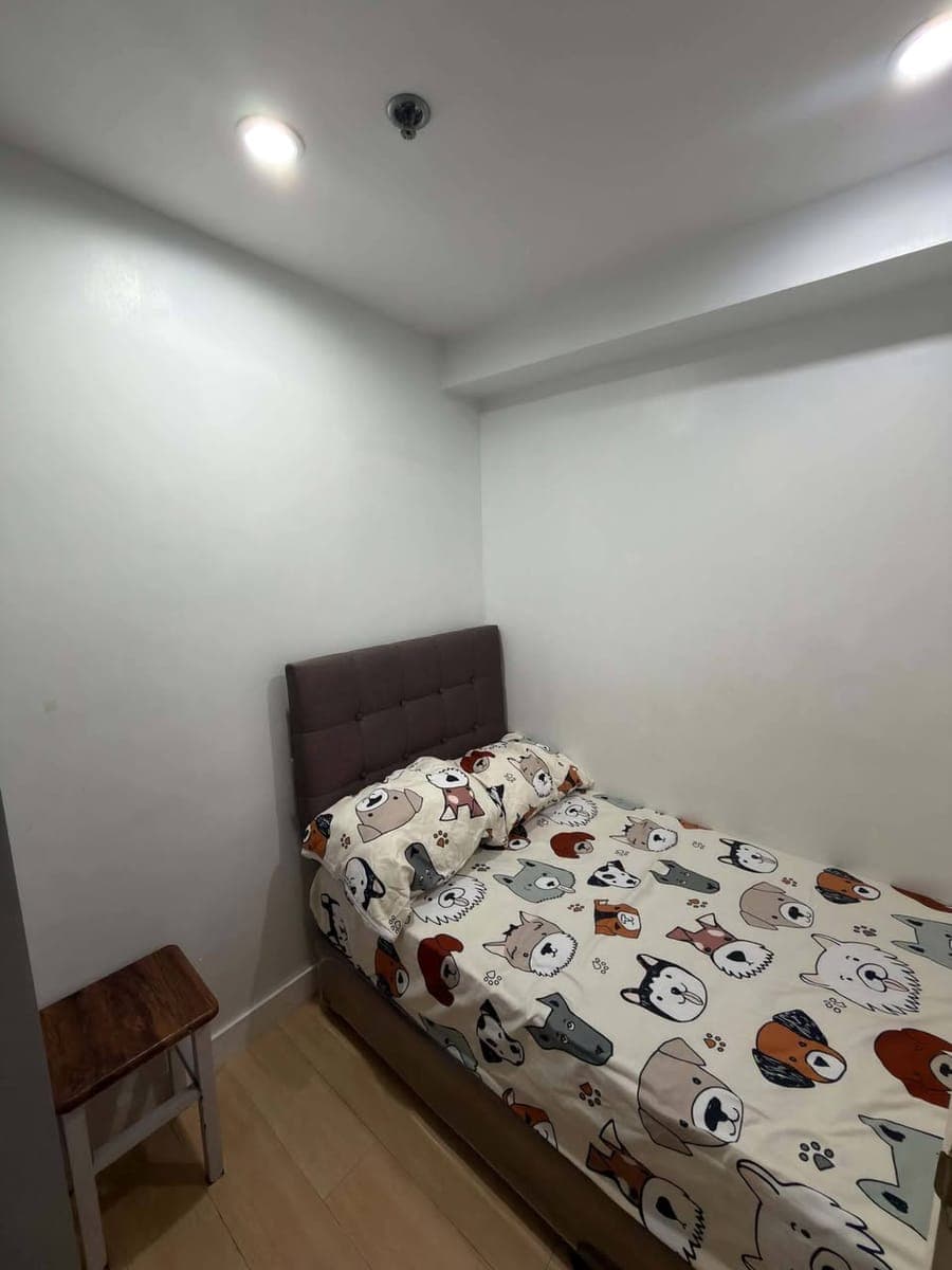 📍 Victoria de Makati Condominium, Washinton st, Brgy. Pio del Pilar, Makati - photo 1