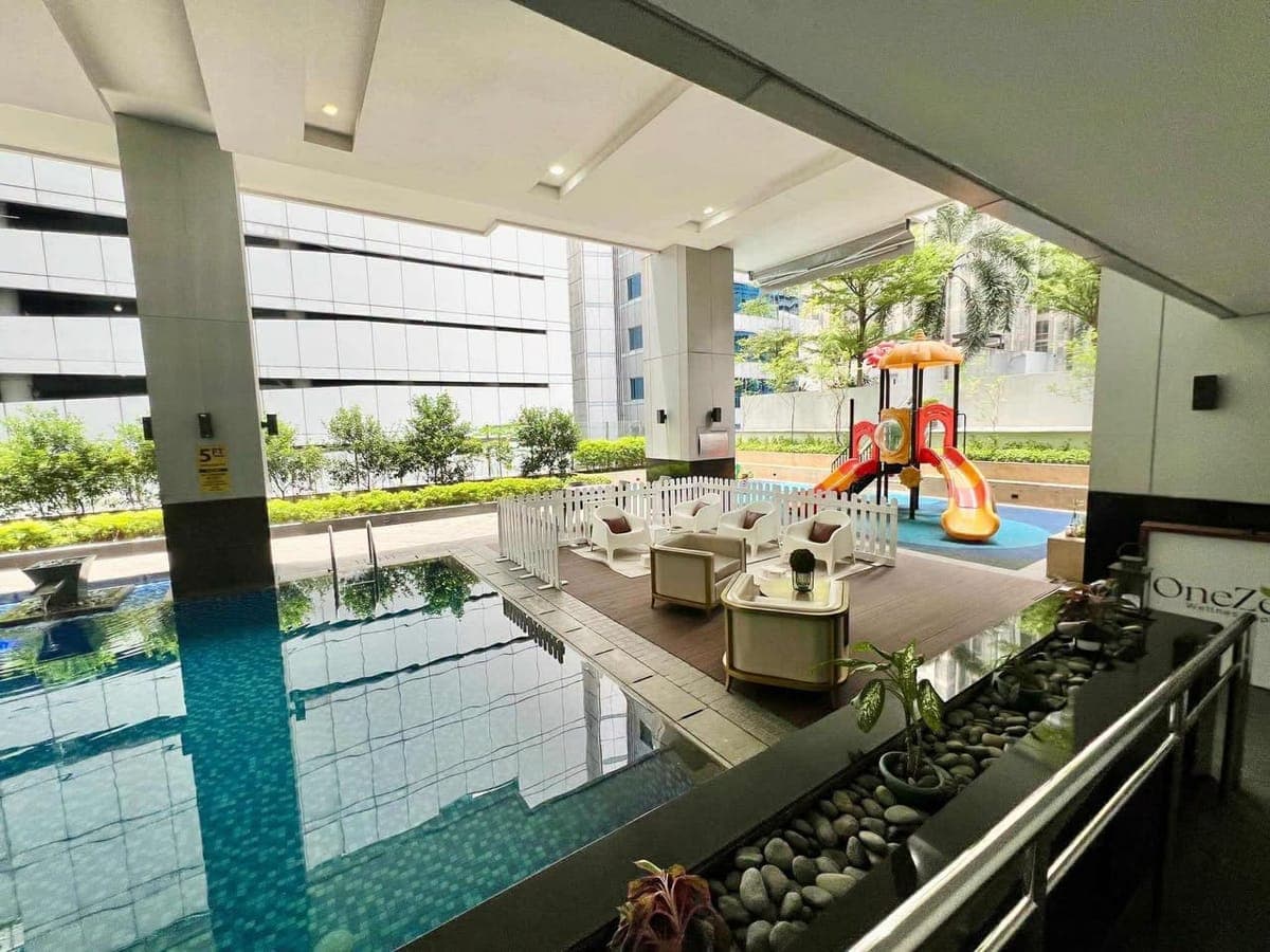 # **FOR RENT: Three Central Studio Unit** - photo 1