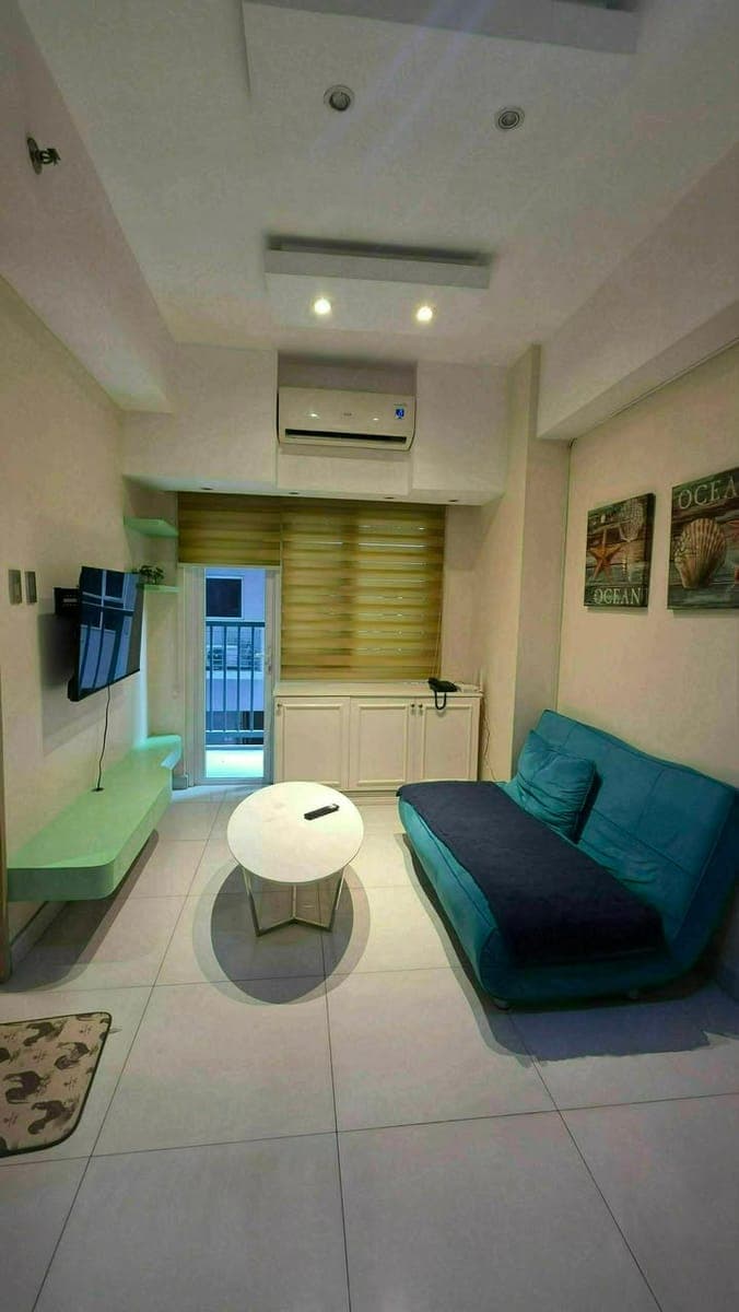 FOR RENT: 1BR Condo Unit w/ Balcony - photo 1